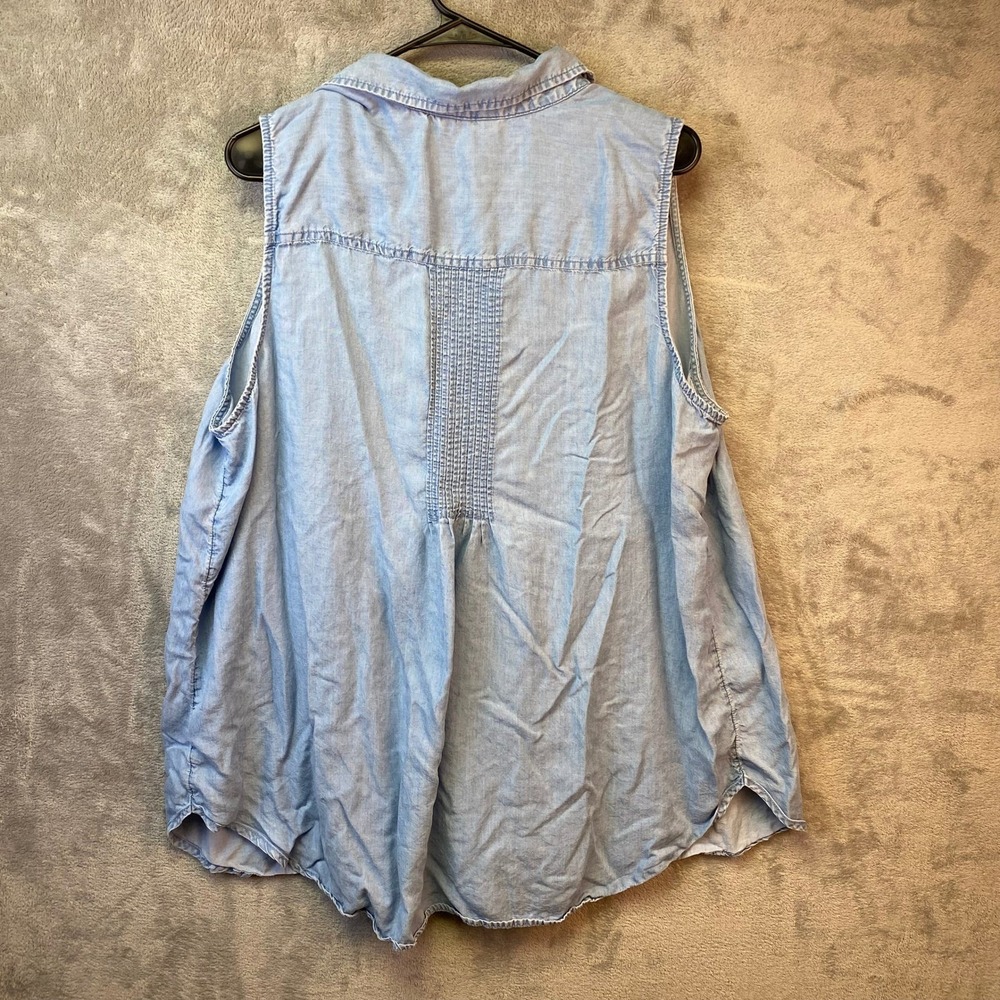 Terra & Sky Womens 2X Light Wash Sleeveless Pintuck Denim Shirt Button Down Top - Picture 5 of 5